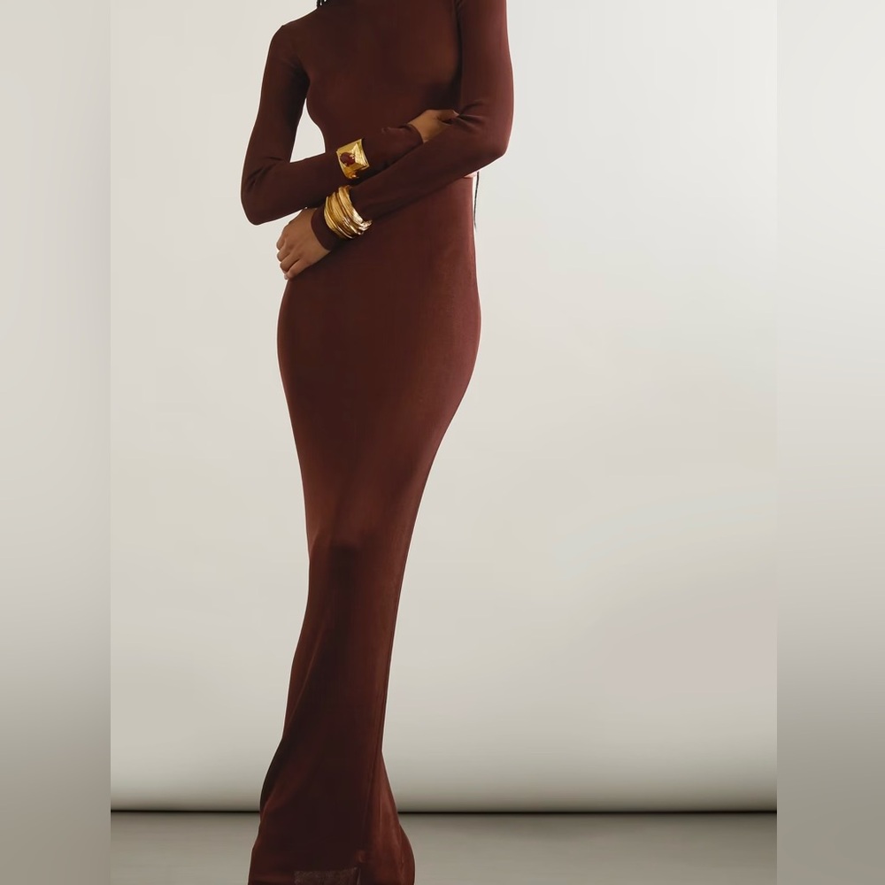 SAINT LAURENT
Knitted turtleneck maxi dress
RUNWAY